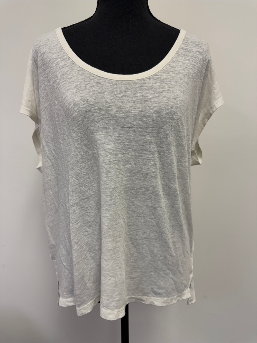 Casual Short-Sleeve Women’s Top in White